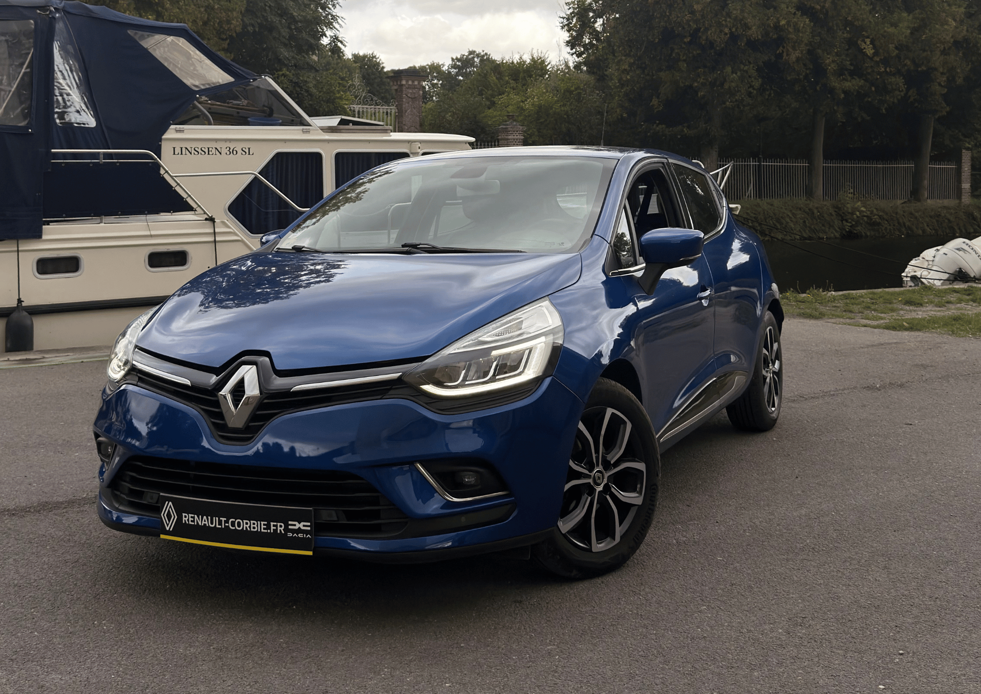 Occasion Renault CLIO IV INTENS 2 DCI 90 BLEU IRON à Corbie Somme